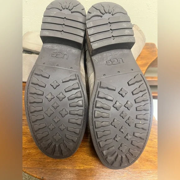 UGG Women's sz 9 Silva tan Boots - Picture 4 of 4